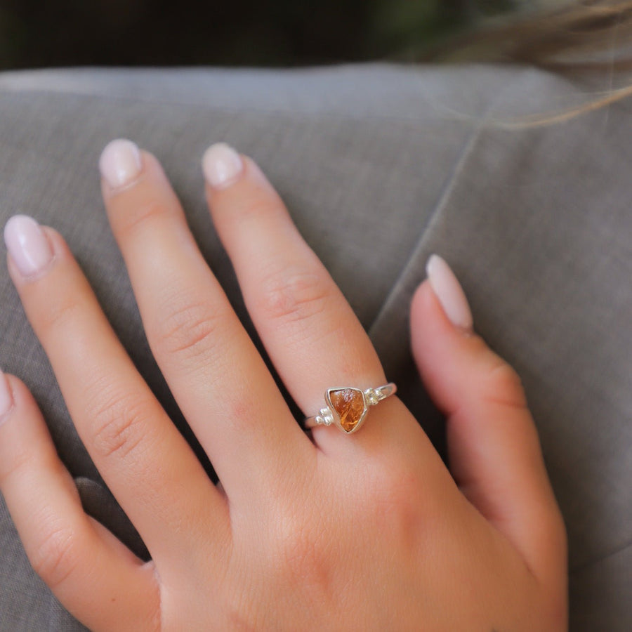 טבעת אבן חן LIMITED | Rock